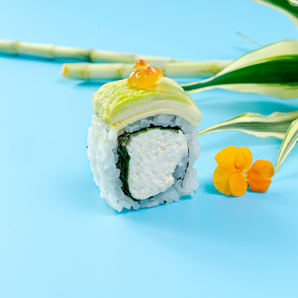 TUNA &amp; AVOCADO ROLL