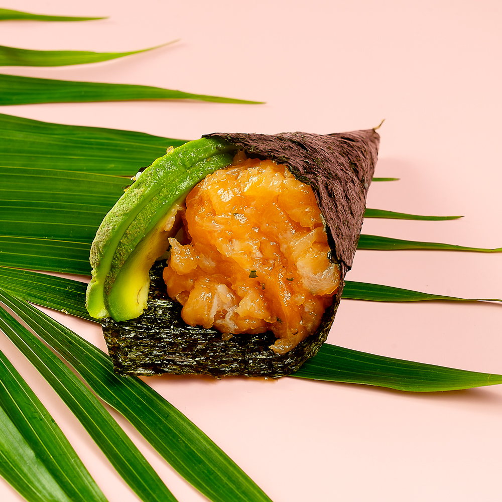 SALMON &amp; AVOCADO TEMAKI