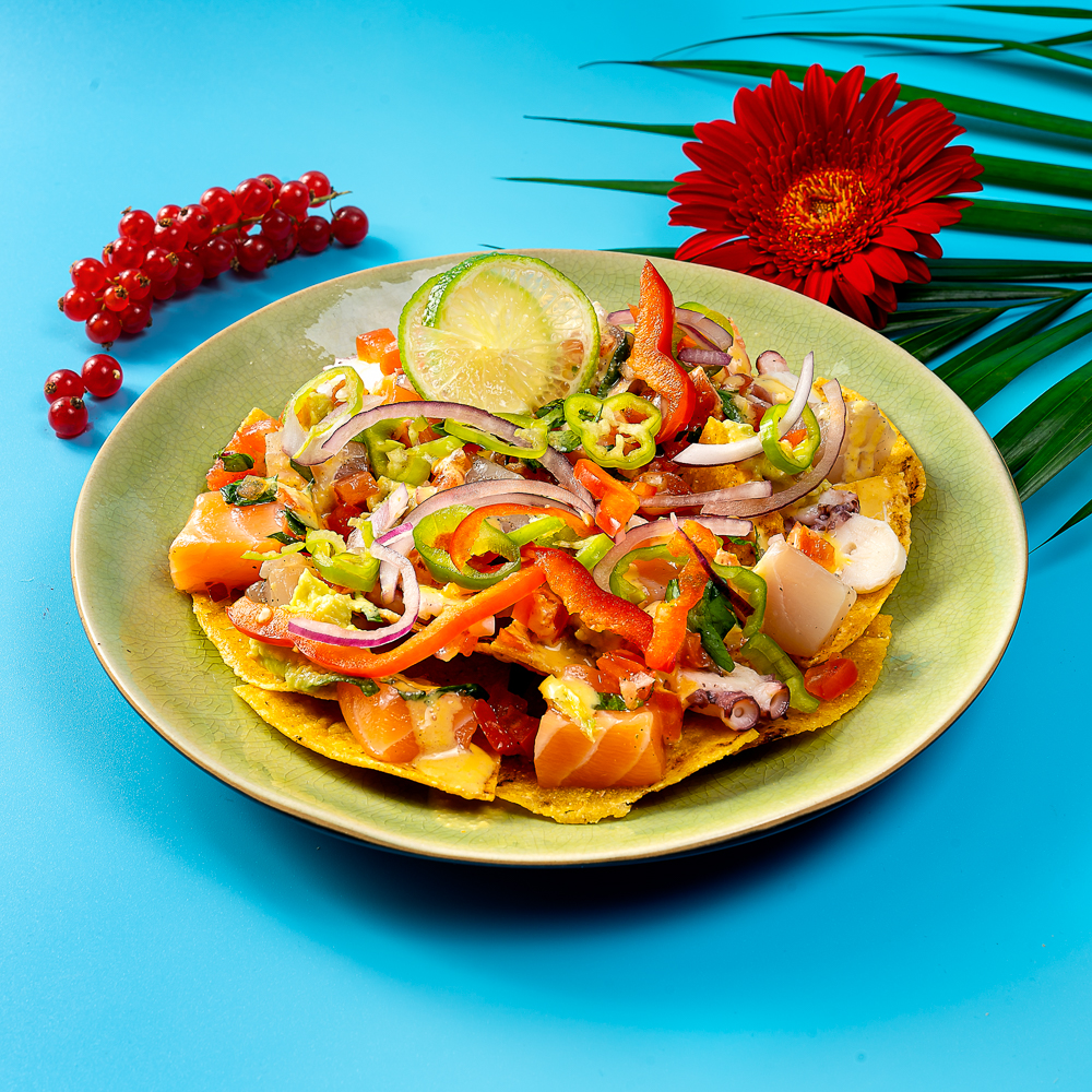 NACHOS COM CEVICHE MIXTO